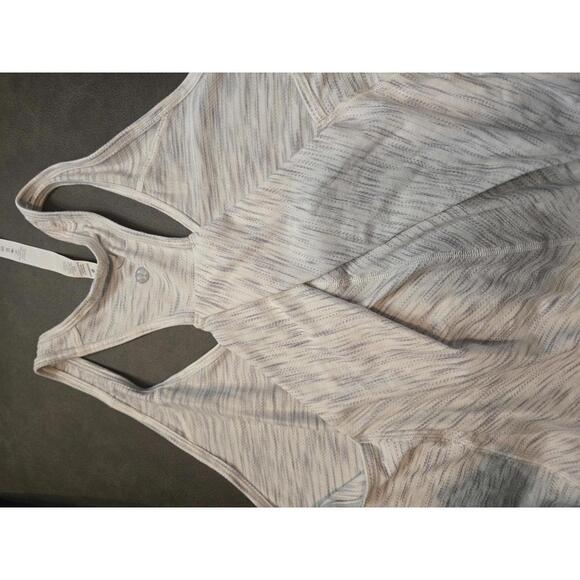 Lululemon Women's Activewear Tank Top Size 8 - Picture 4 of 4